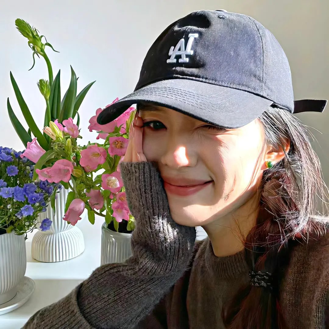 照片里的伴娘